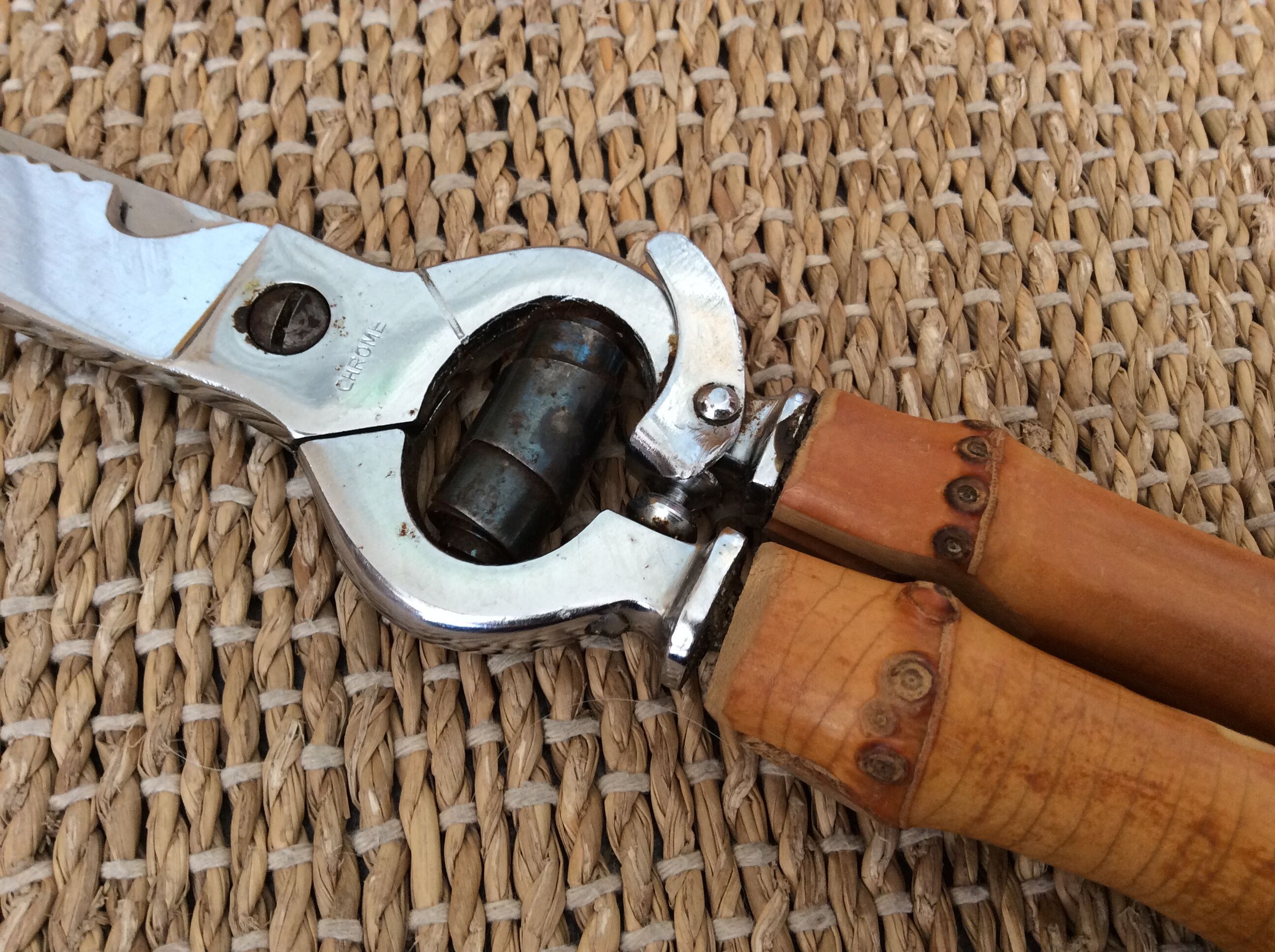 Bamboo pruning shears