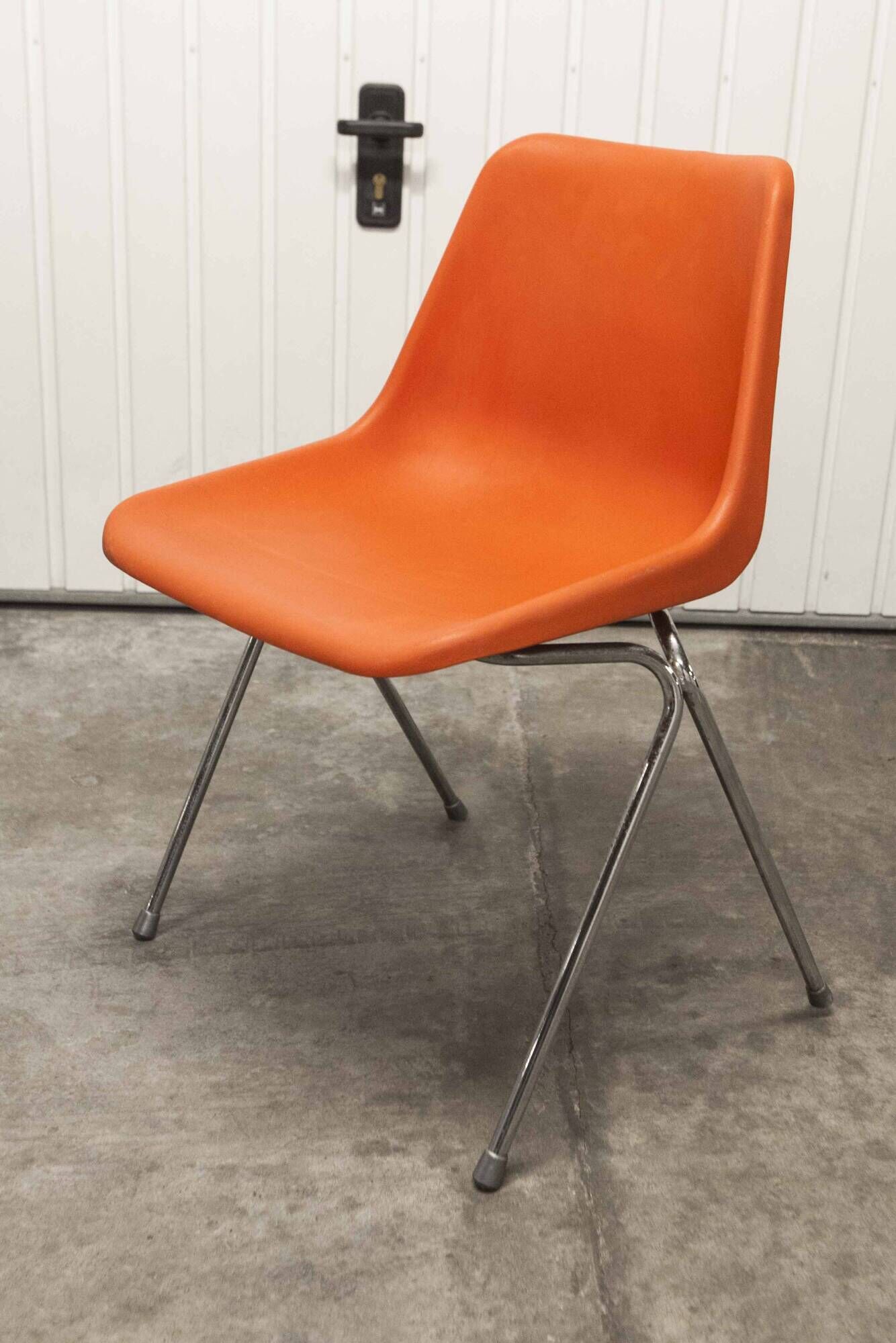 Hille chair Airborne seats creation Robin Day made in France