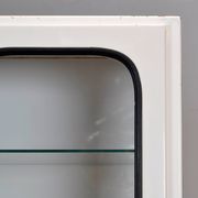 Armoire à pharmacie vintage en fer et verre, années 1970