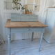 Bureau à gradin patiné vert de gris , plateau bois.