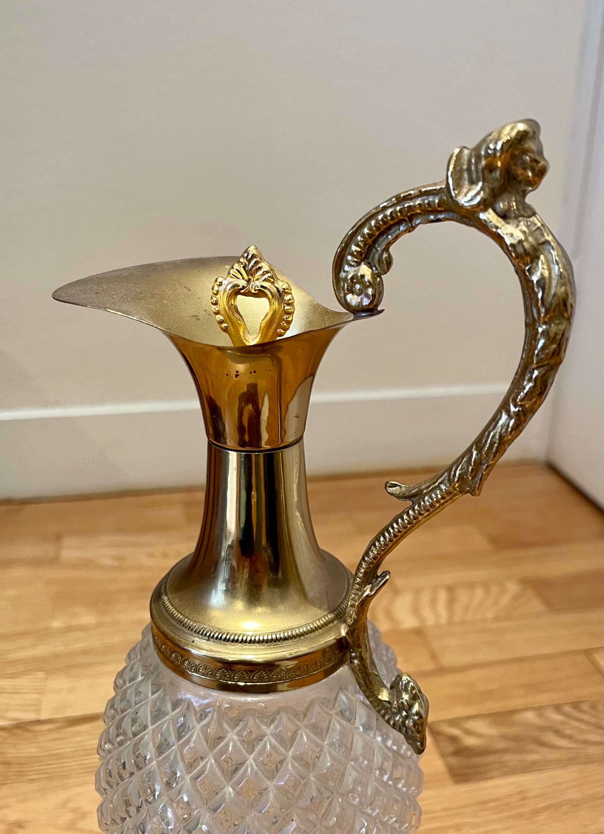 Aiguière en verre et metal doré d'Italie