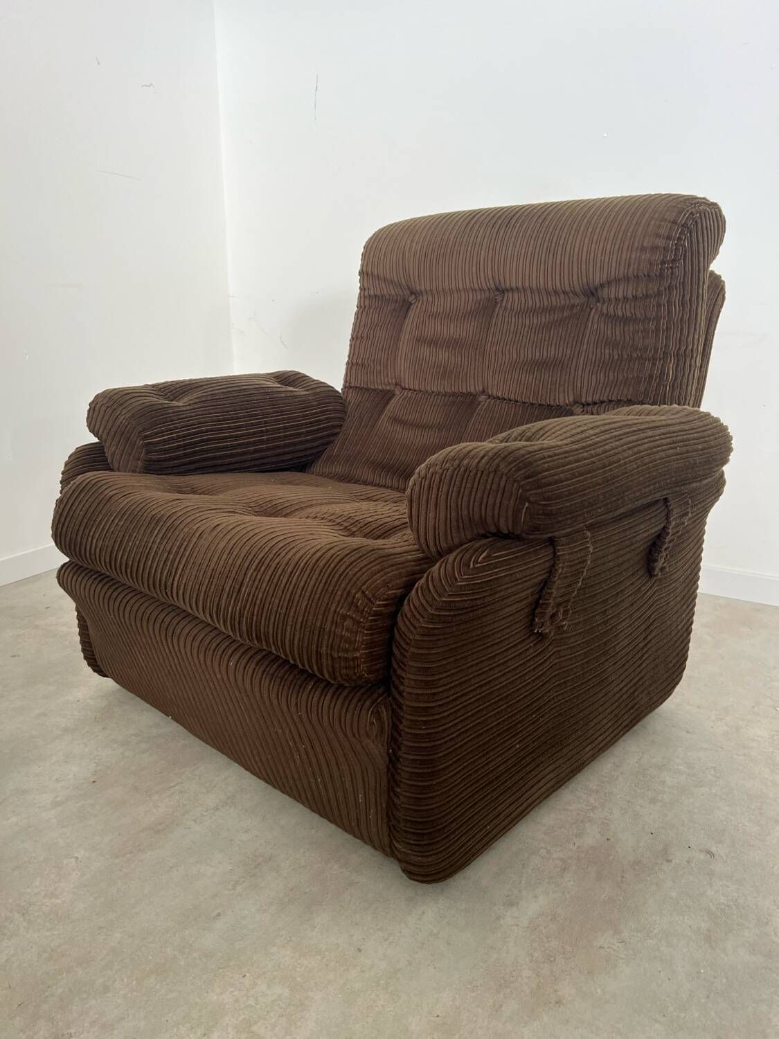 Set of 2 vintage Airborne French design armchairs from the 60s in velvet