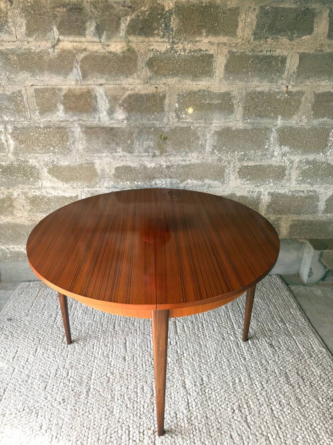 Scandinavian teak table with extensions, 4/6 people.