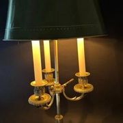 Bronze bouillotte lamp from the 19th century.