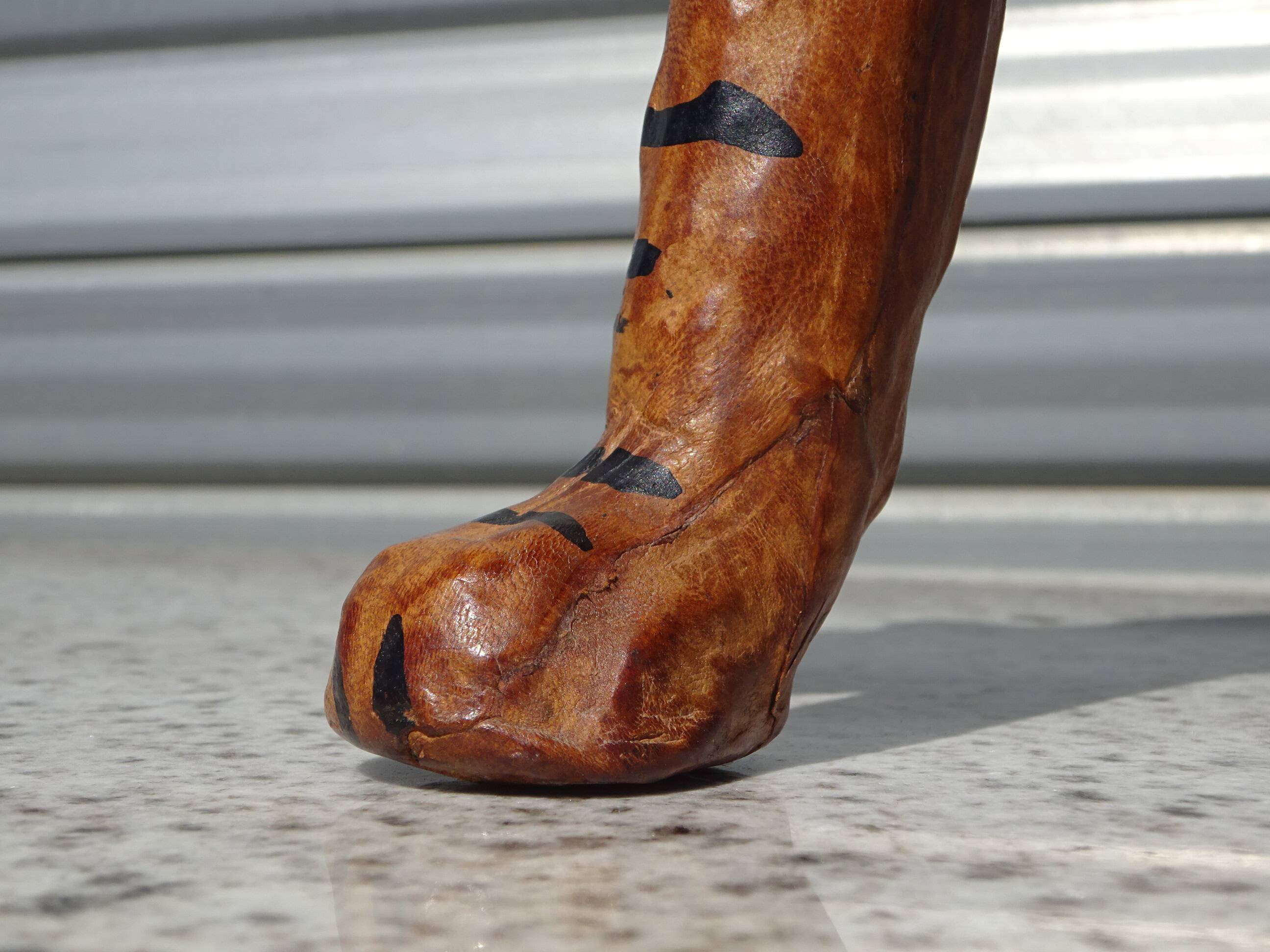 Genuine leather animal, tiger measuring 58 cm.