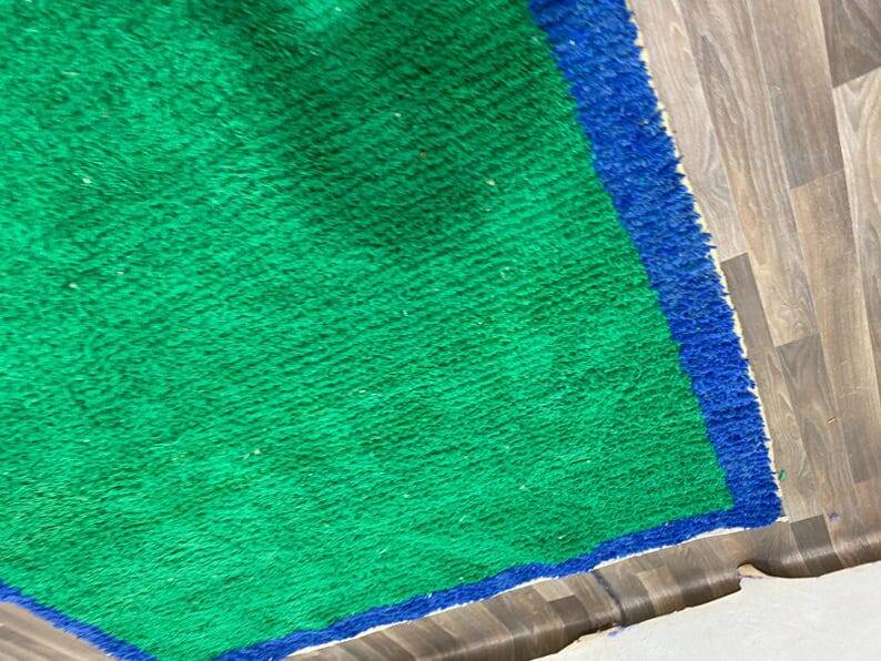 Large traditional handmade Berber rug size 200 x 300 cm