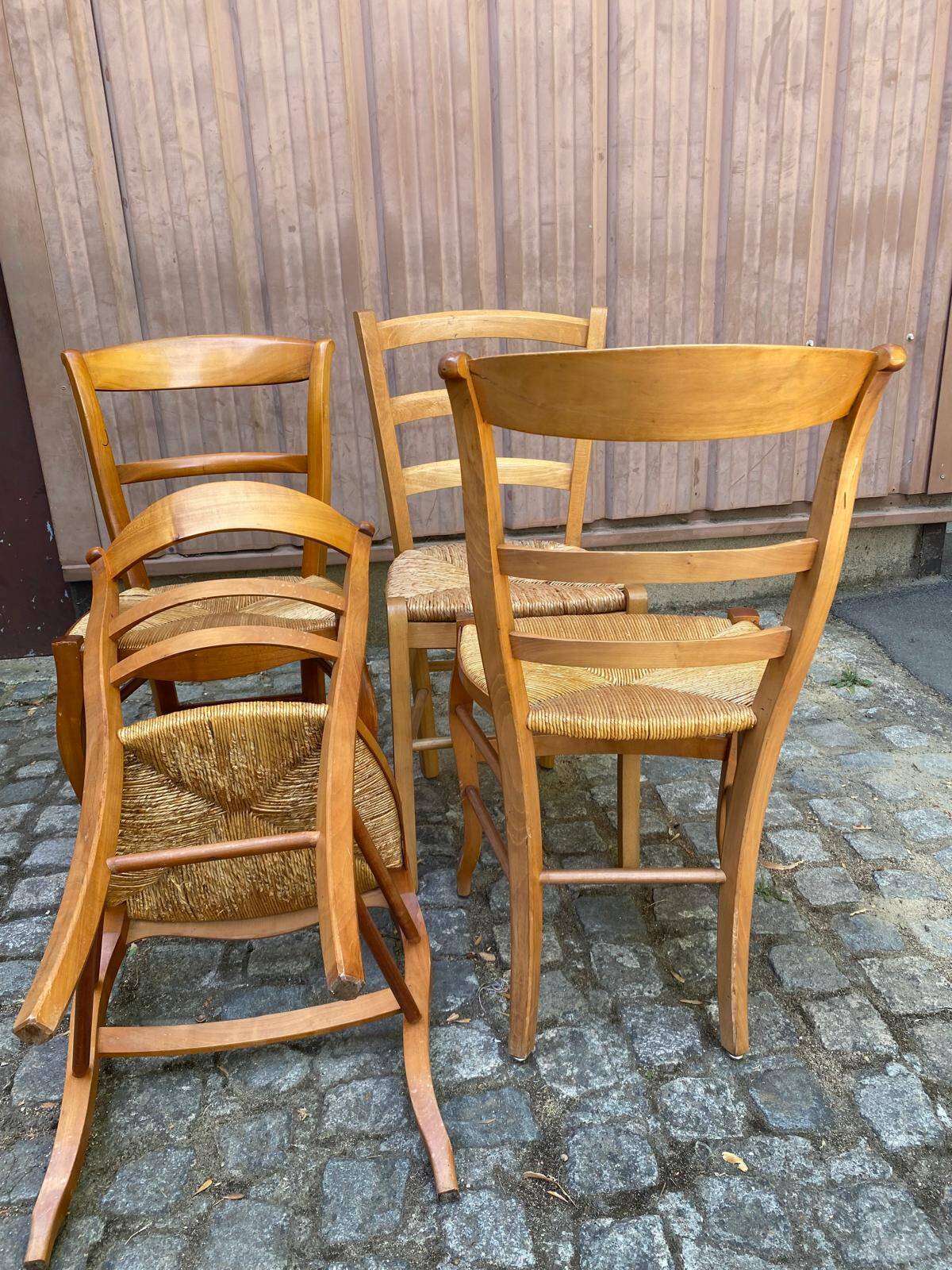 4 chaises de cuisine en bois massif paillées