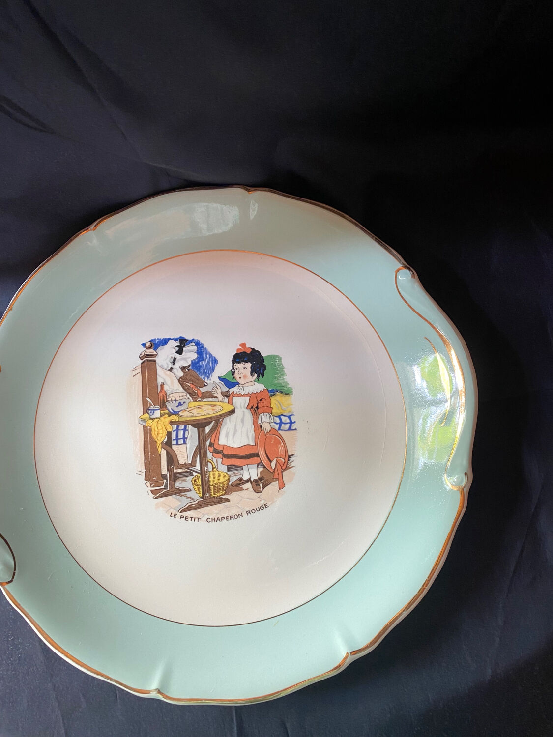 Perrault's tales cake service