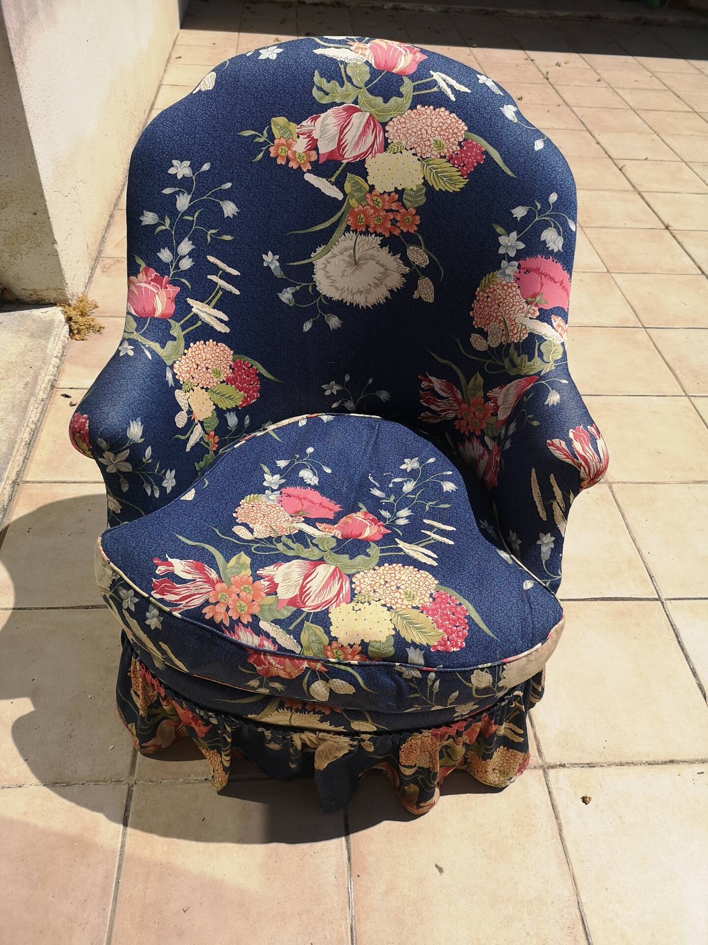 Toad chair