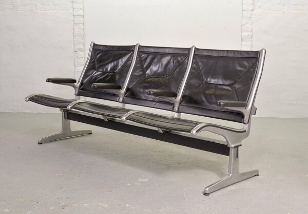 Banquette d'aéroport 3 places en cuir noir Charles Eames, modèle Herman Miller