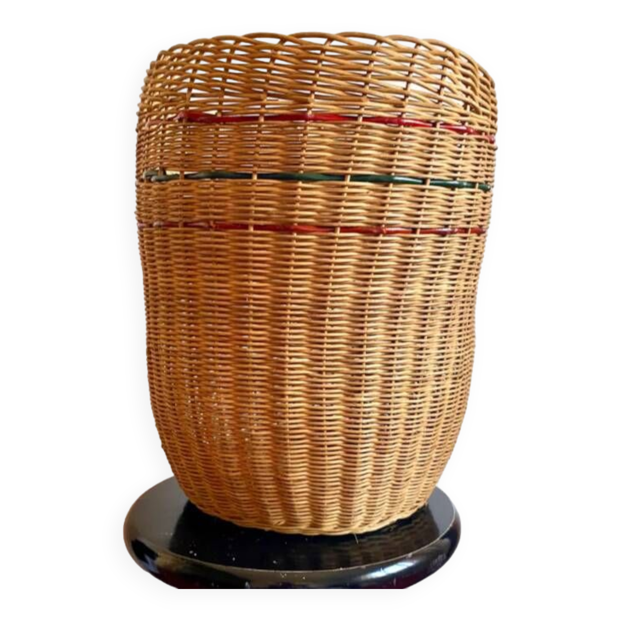 High basket with woven straws