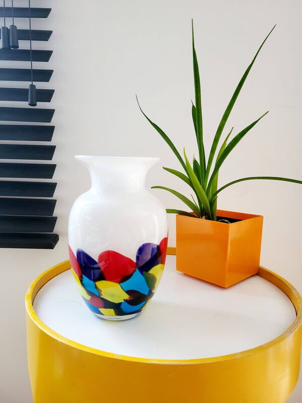 Vases en émail multicolores, couleurs primaires avec verre