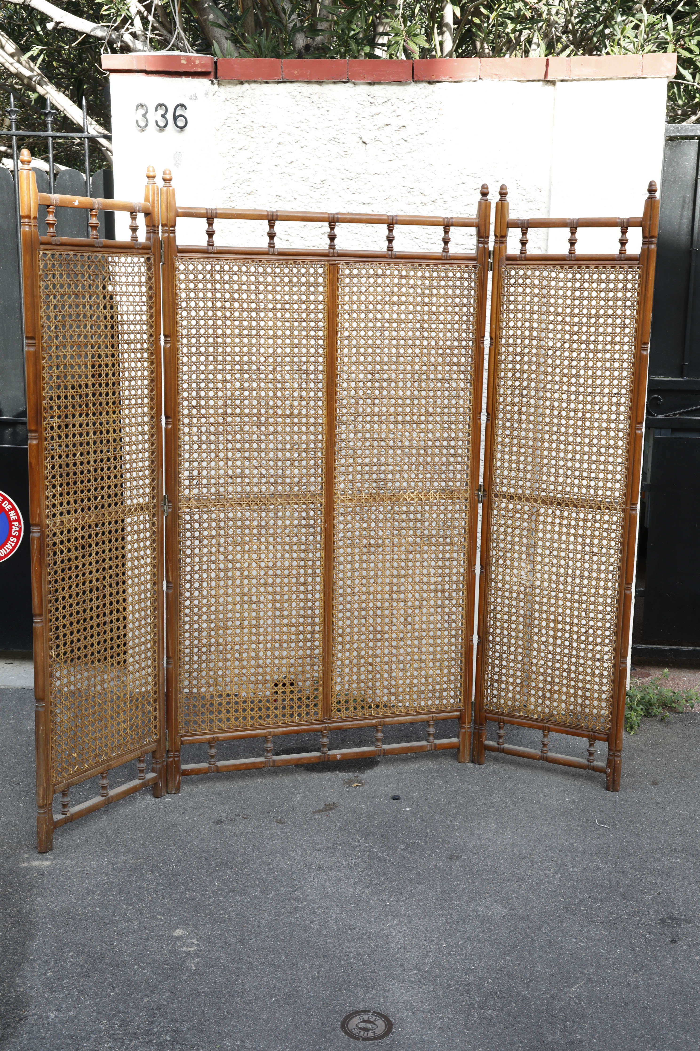 Canne walnut screen