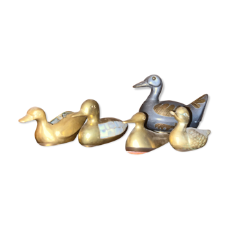 Lot de 16 canards en laiton