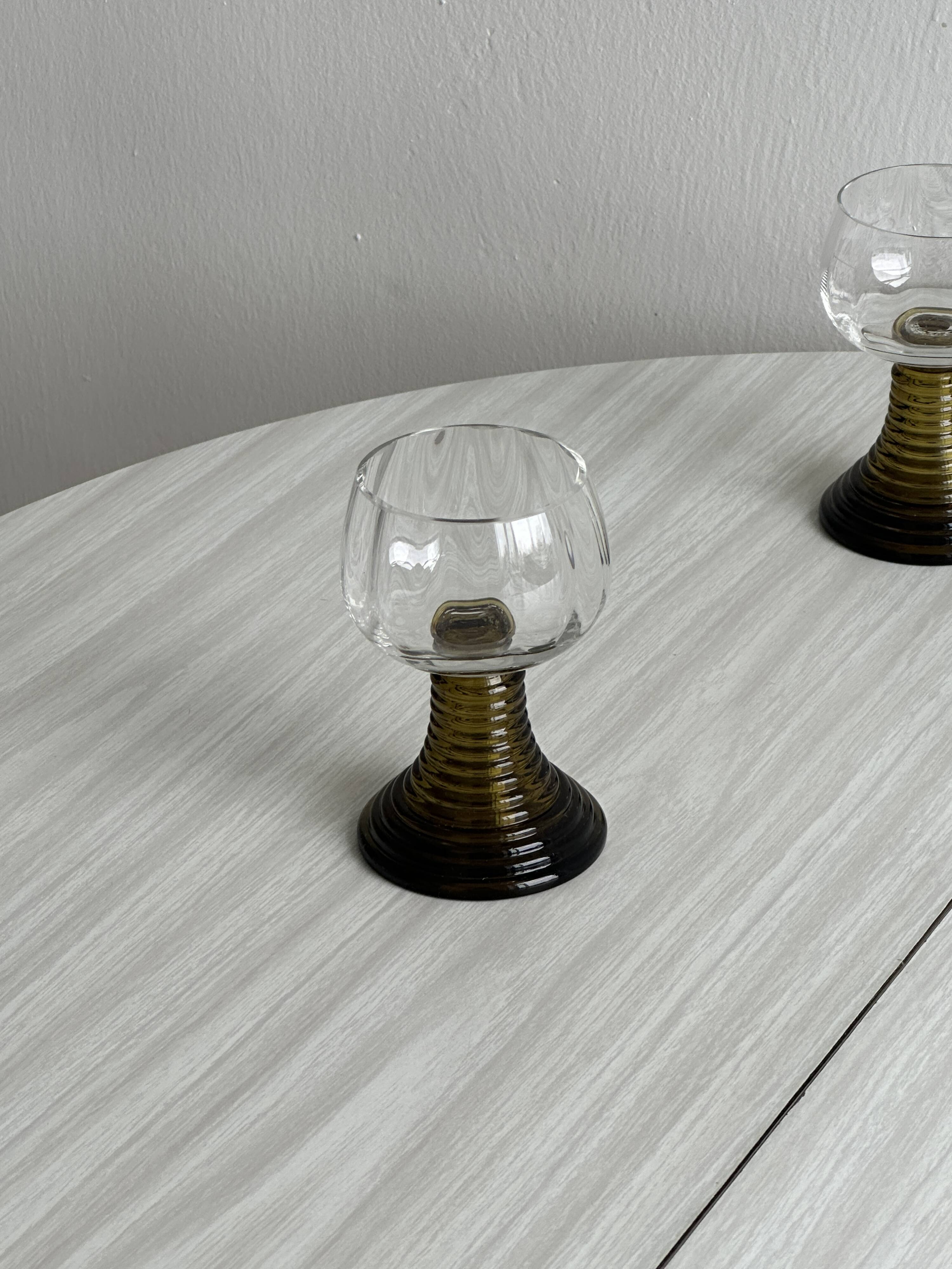 Wine glass duo