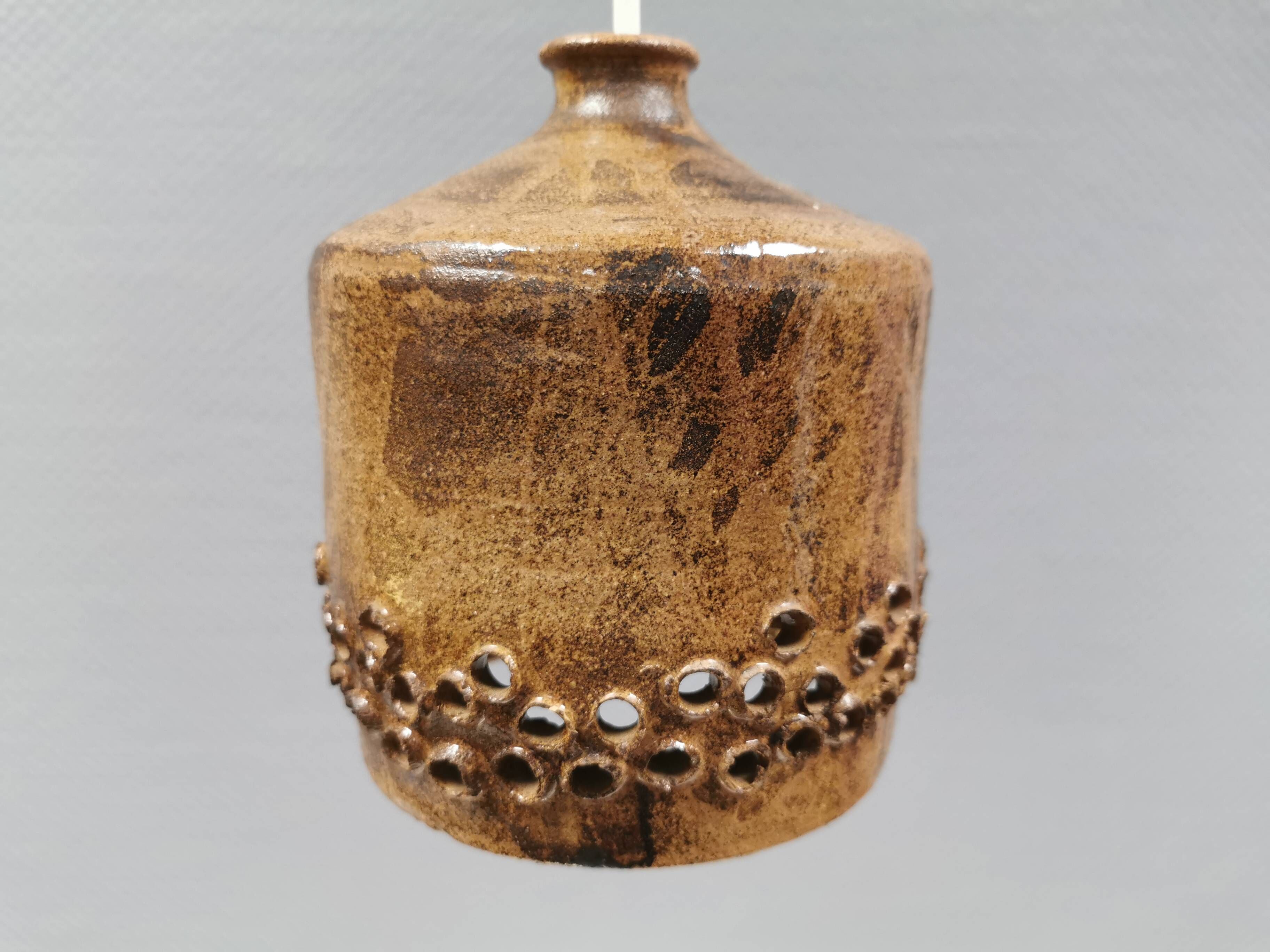 Small ceramic pendant lamp, Danish, from the 1970s–80s, in earth tones.