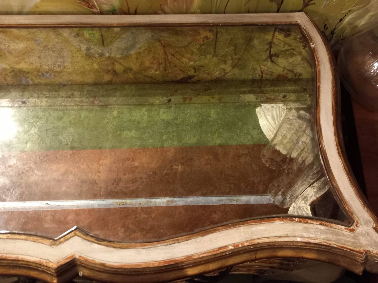 Commode 1900 galbée de style Louis xv