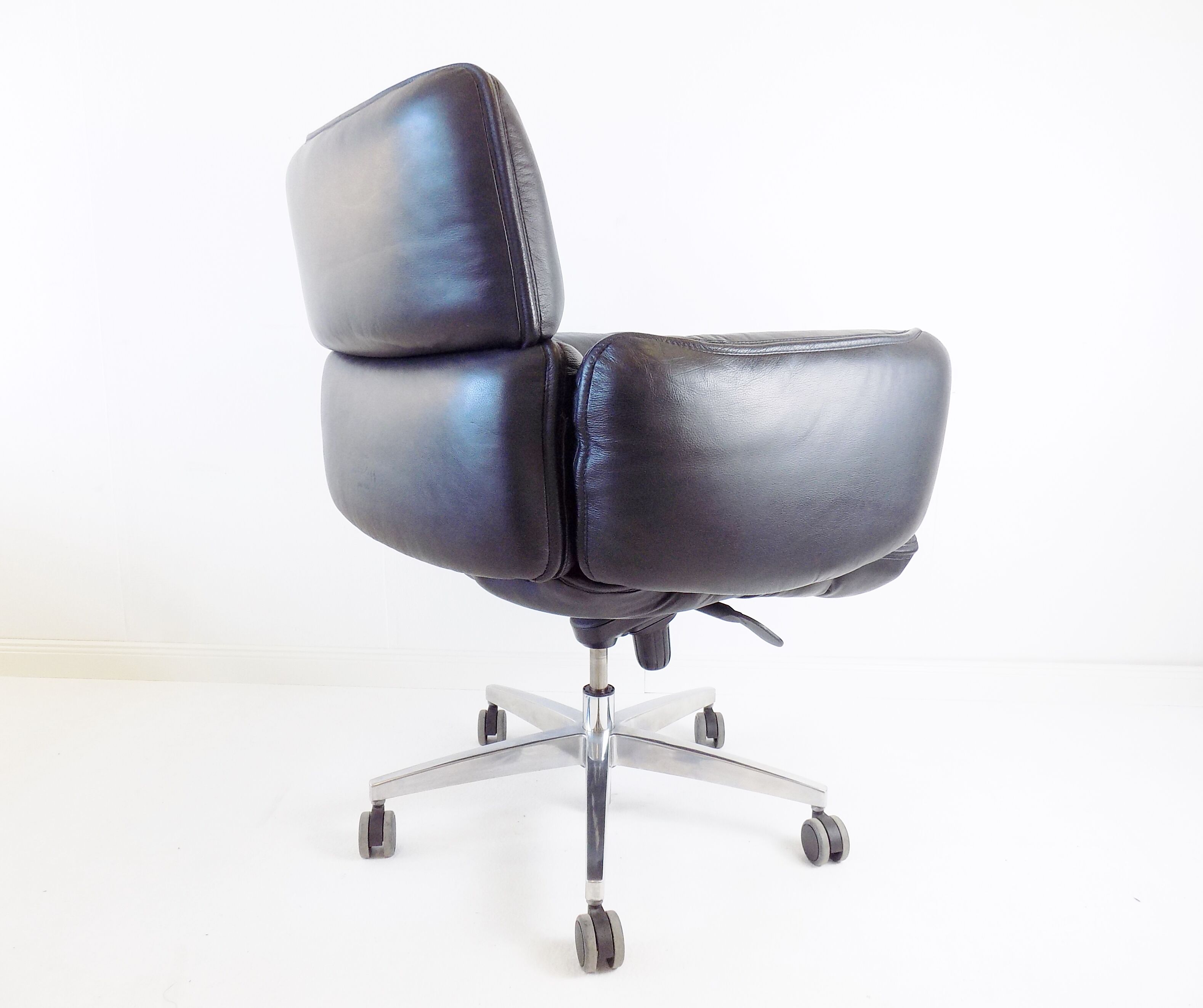 Otto Zapf office leather armchair for top star