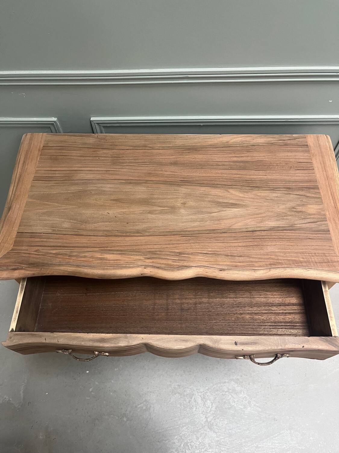 Shabby chic chest of drawers