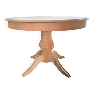 Round table with central leg