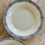 Duo of iron earth dishes
