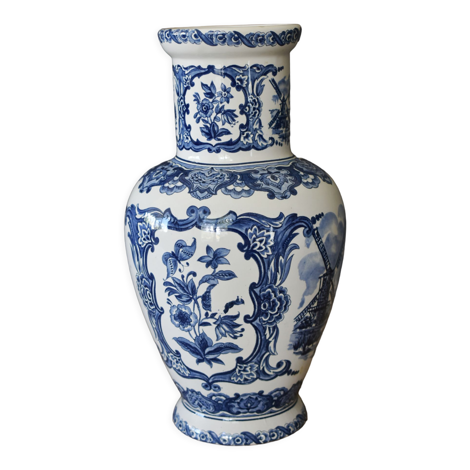 Ceramic vase floral decoration