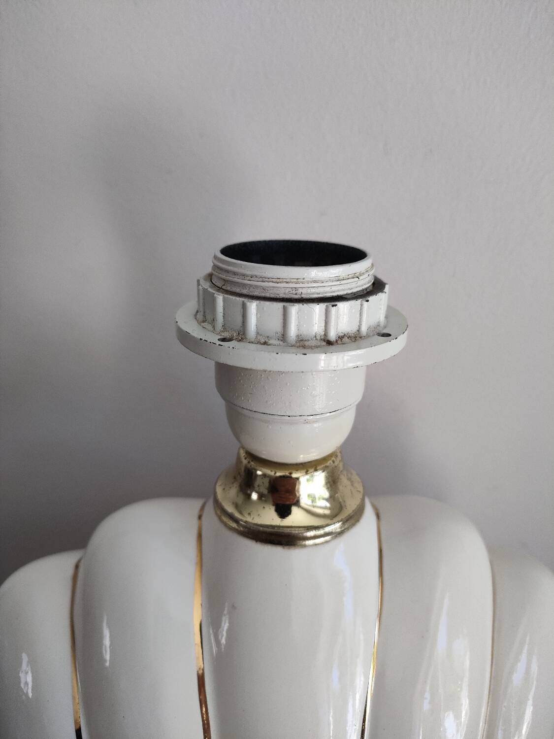 Ceramic and gold metal shell lamp base - vintage