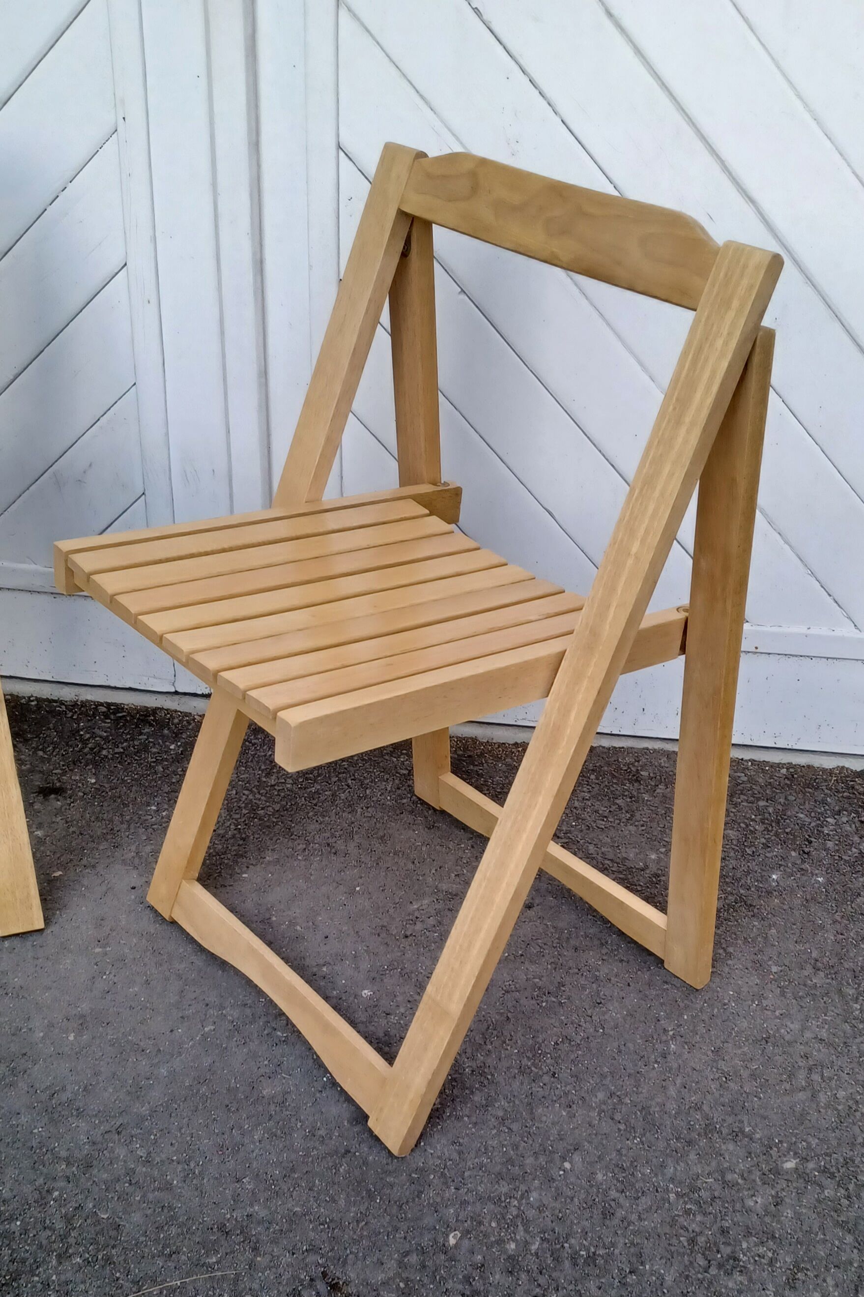 Paire de chaises pliantes en hêtre vintage