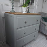 Compass feet vintage gray green, 3 drawers, wooden tray.