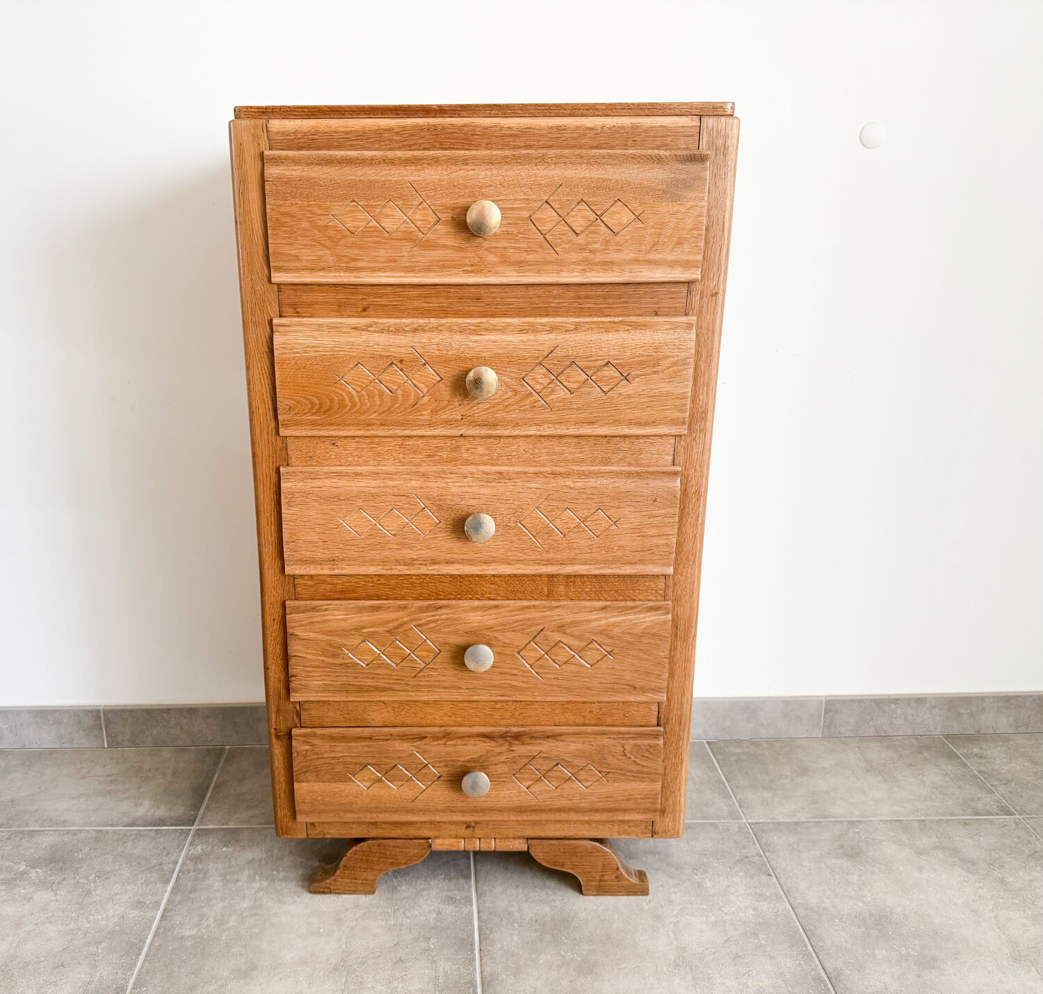 Oak chest of drawers with 5 drawers