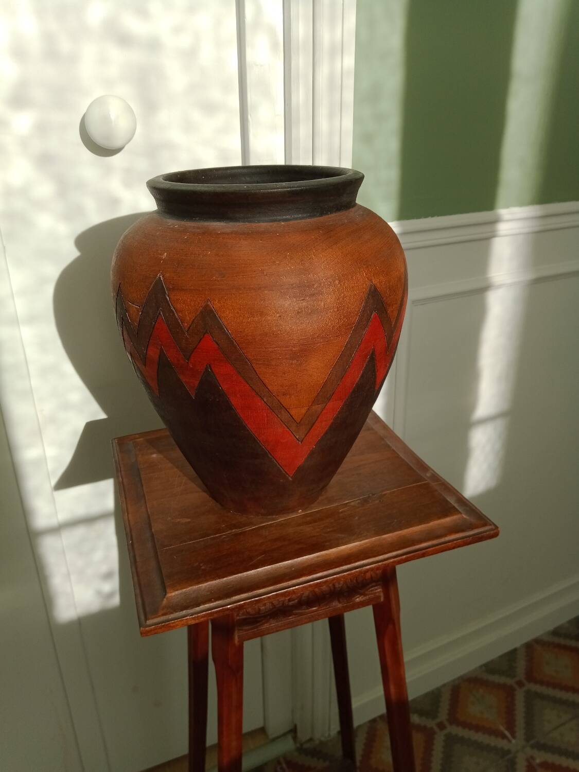 Geometric pottery vase