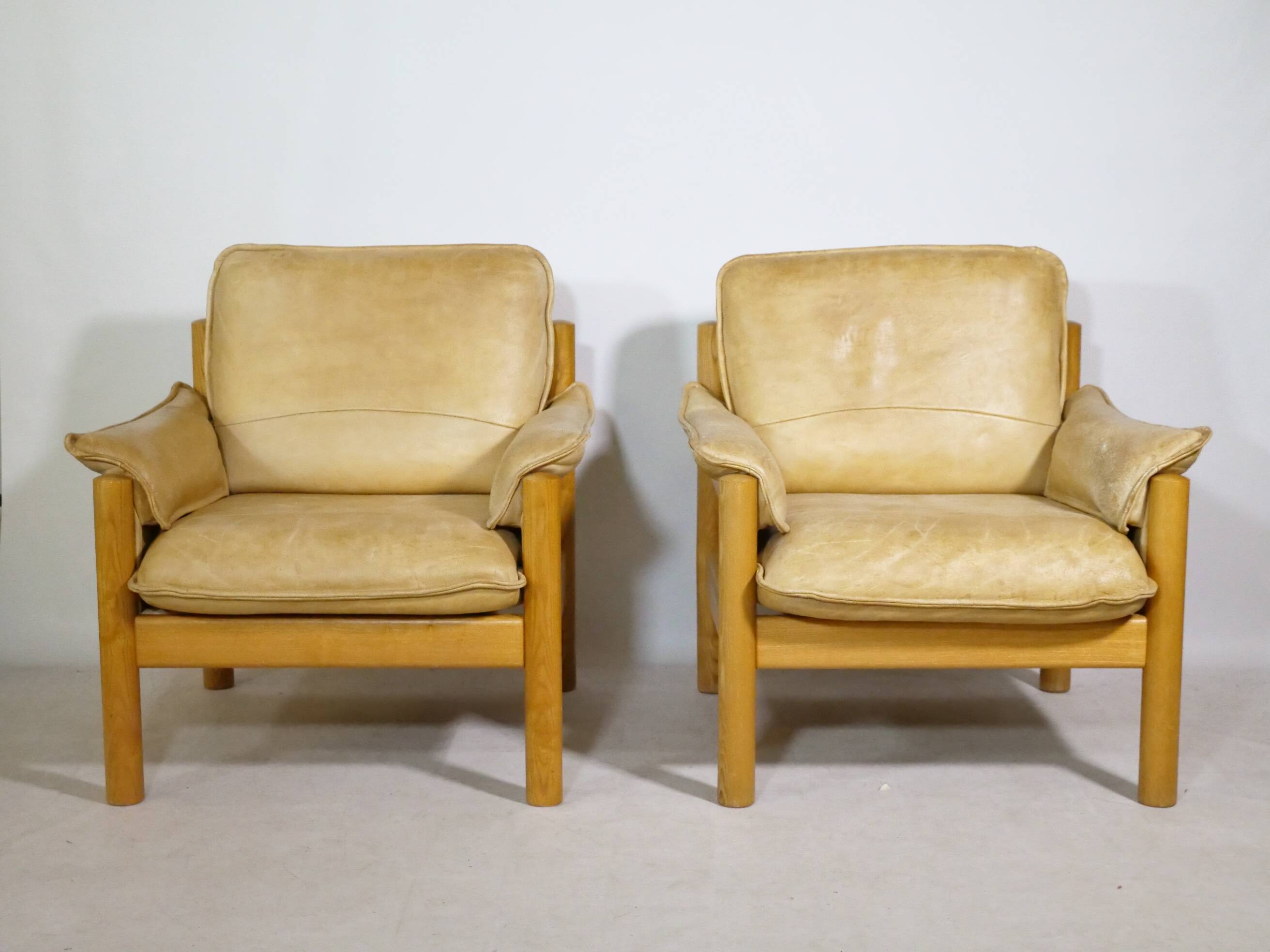 Mid-Century Camel Leather Armchairs with Ottomans, Set of 2, 1970s