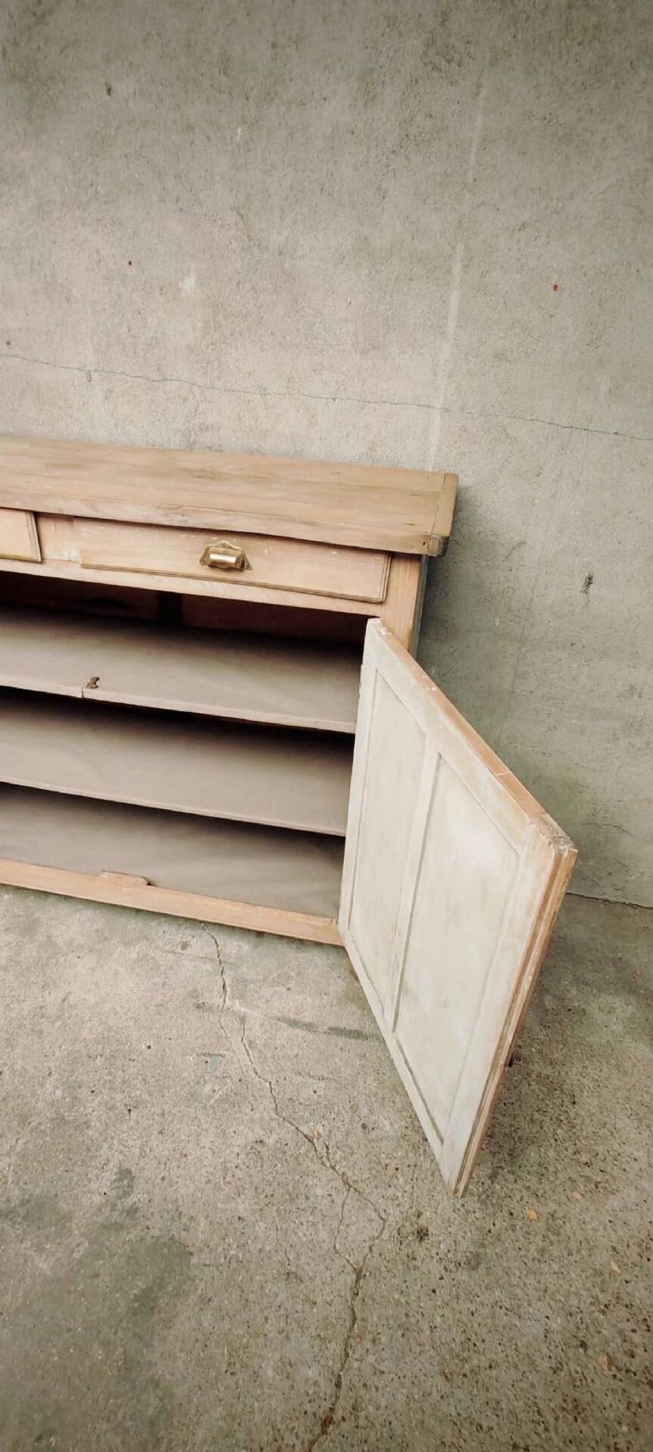 Commode parisienne patinée