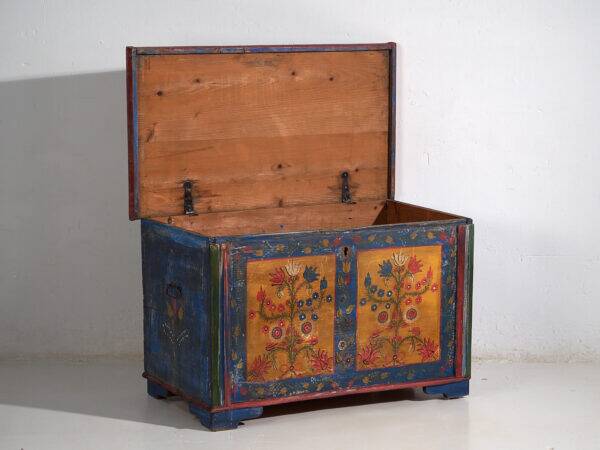 Antique folk art style chest with floral motifs (c.1920)