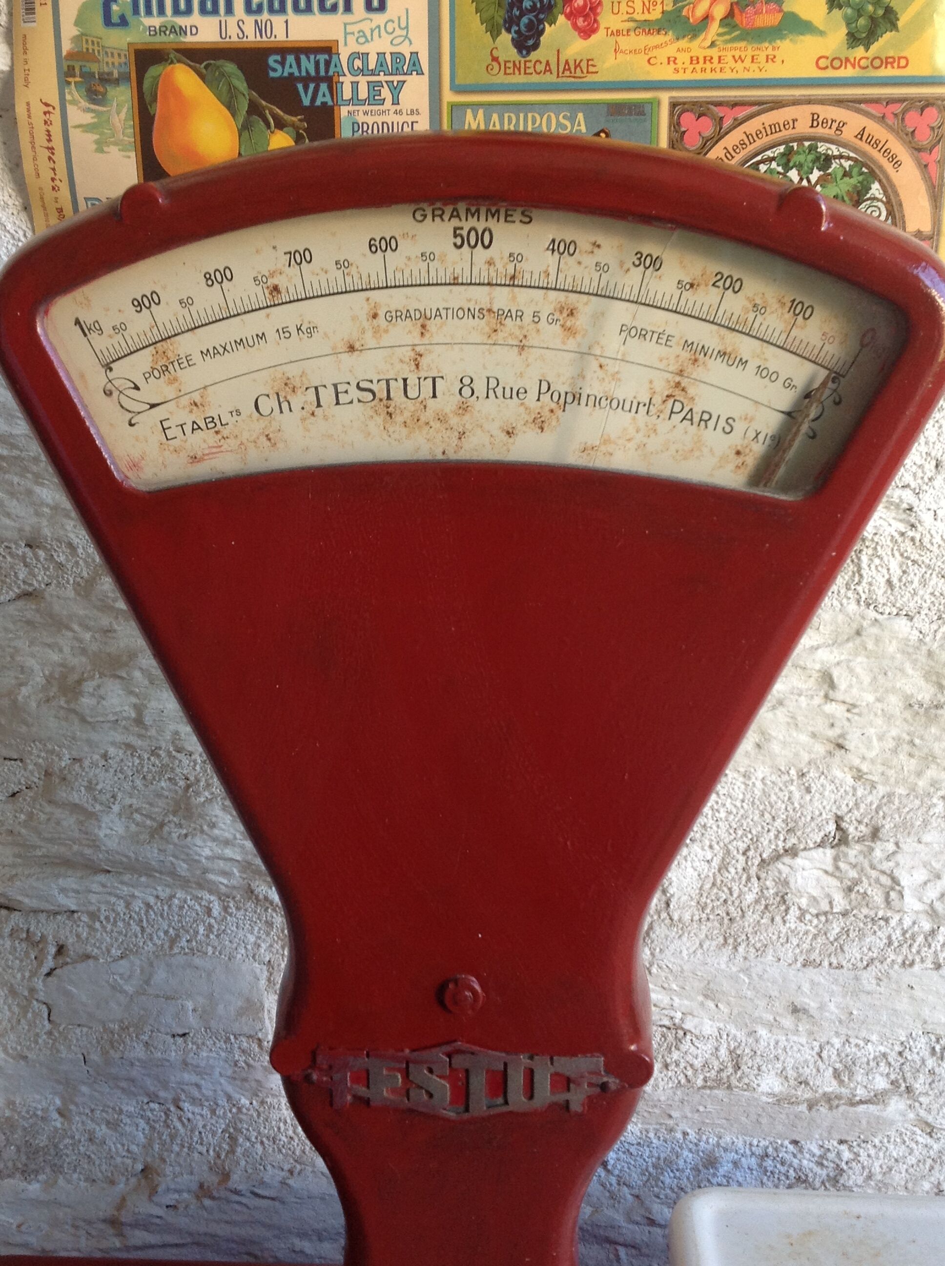 Vintage red Testut grocer's balance