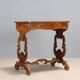 Antique Louis-Philippe writing desk in walnut, Italy, 19th century.