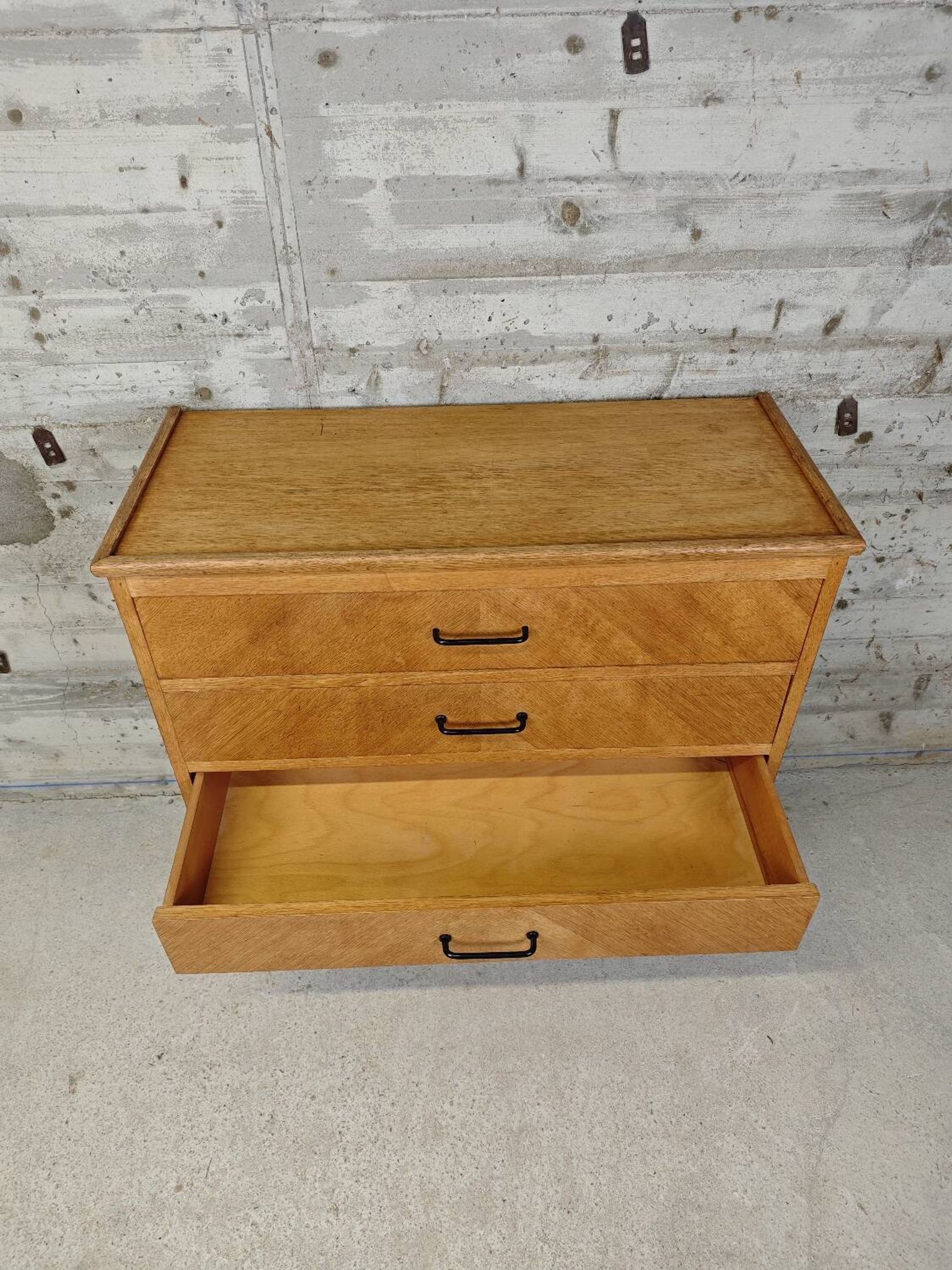 Vintage chest of drawers