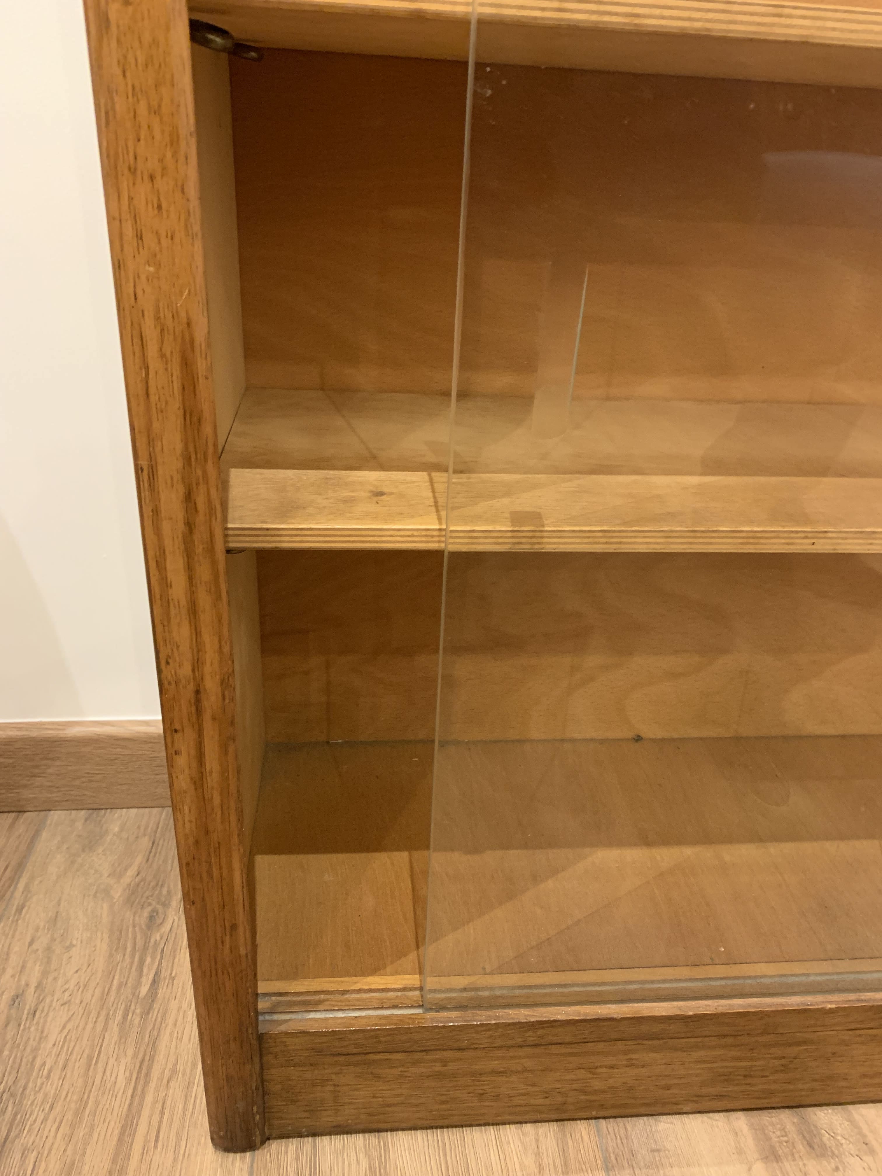 Showcase in wood and glass