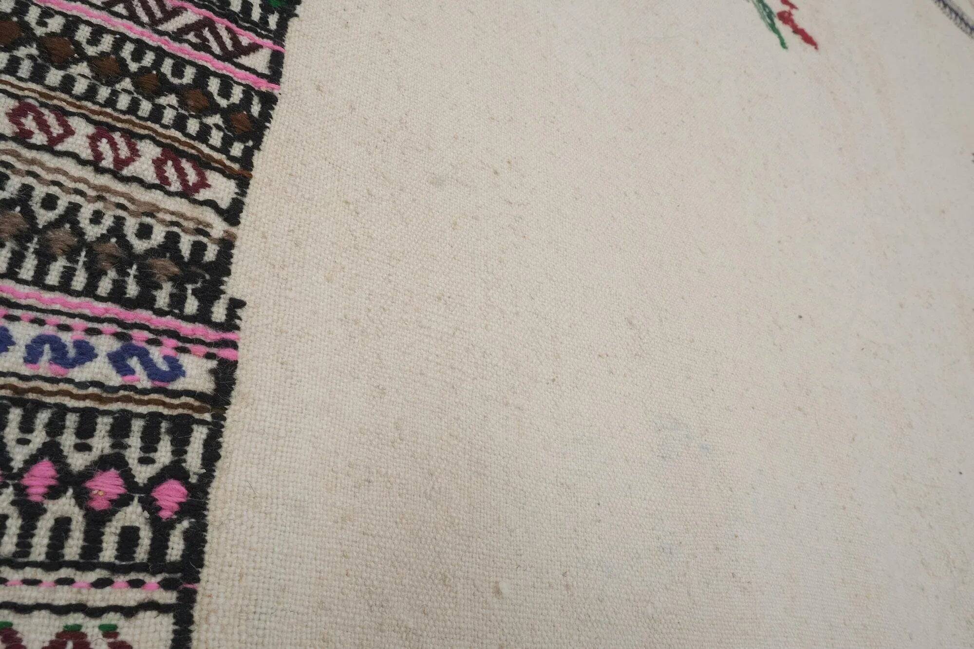 Vintage Turkish kilim, handwoven, 140x237 cm.