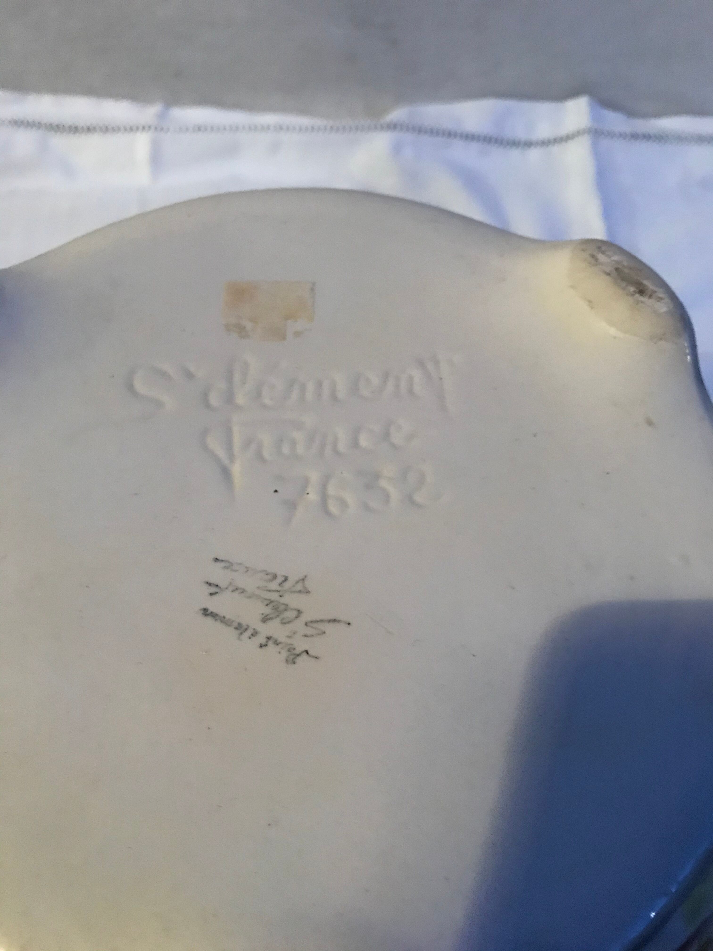 Pot cover St Clément in barbotine