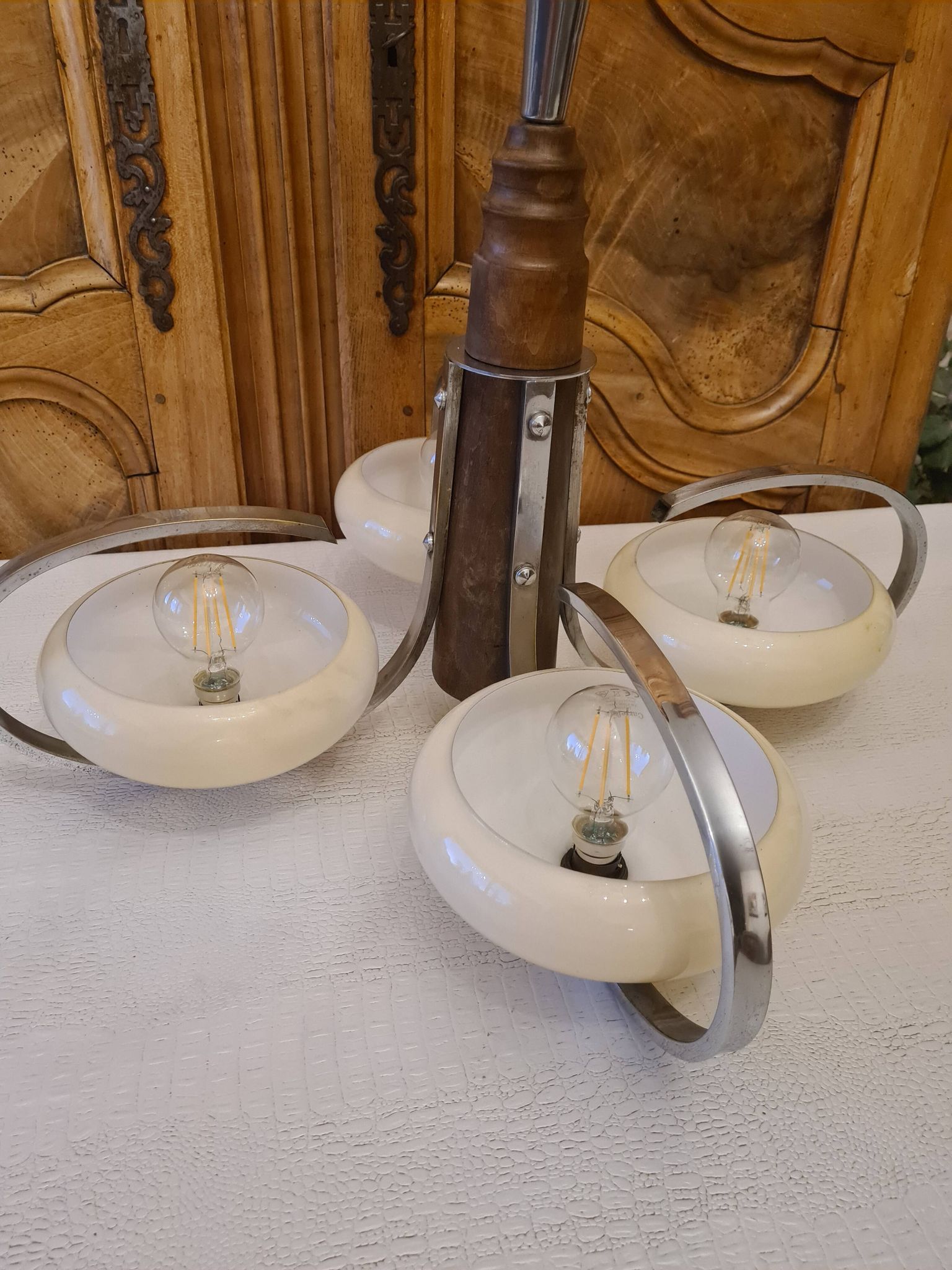 1950 Vintage Lustre Ceiling Light with 4 Opaline Shades