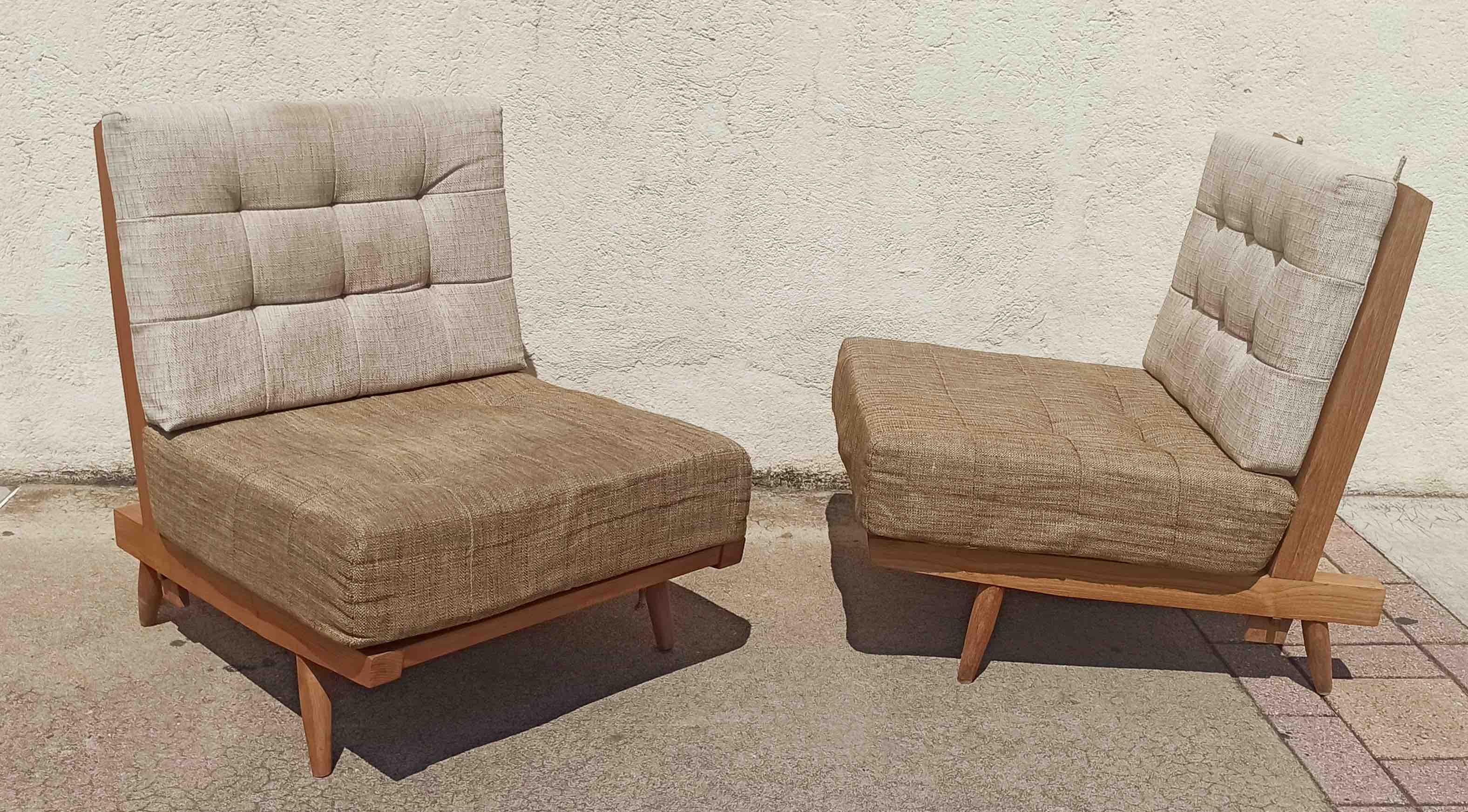 Pair of heaters 60s solid teak two-tone cushions