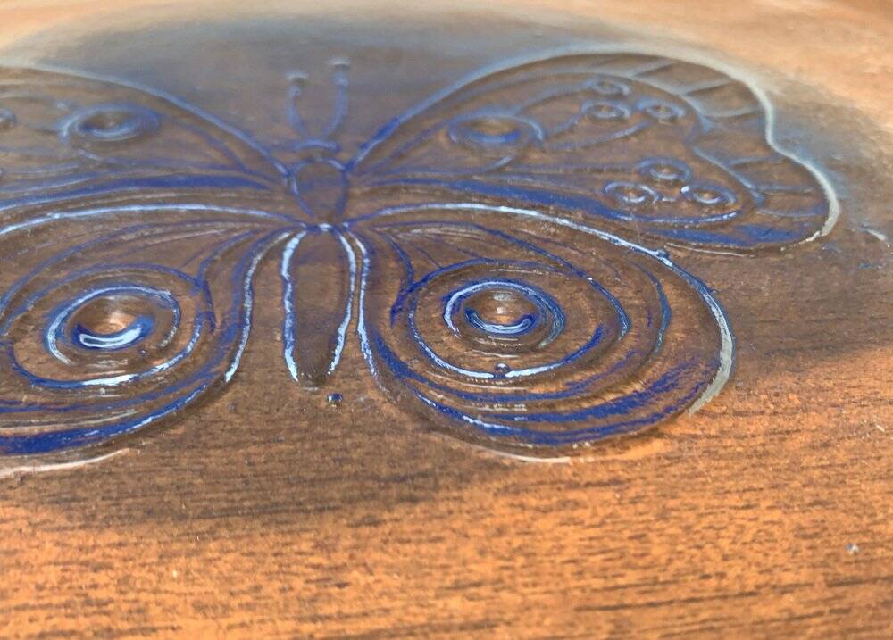 Grande assiette en verre scandinave vintage avec motif papillon, années 1970