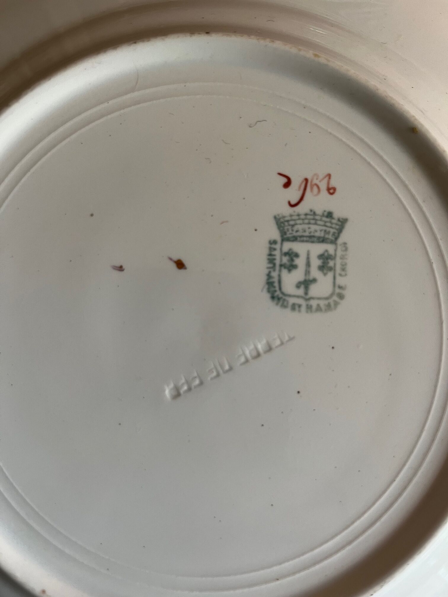 Large service 24 pieces iron earth