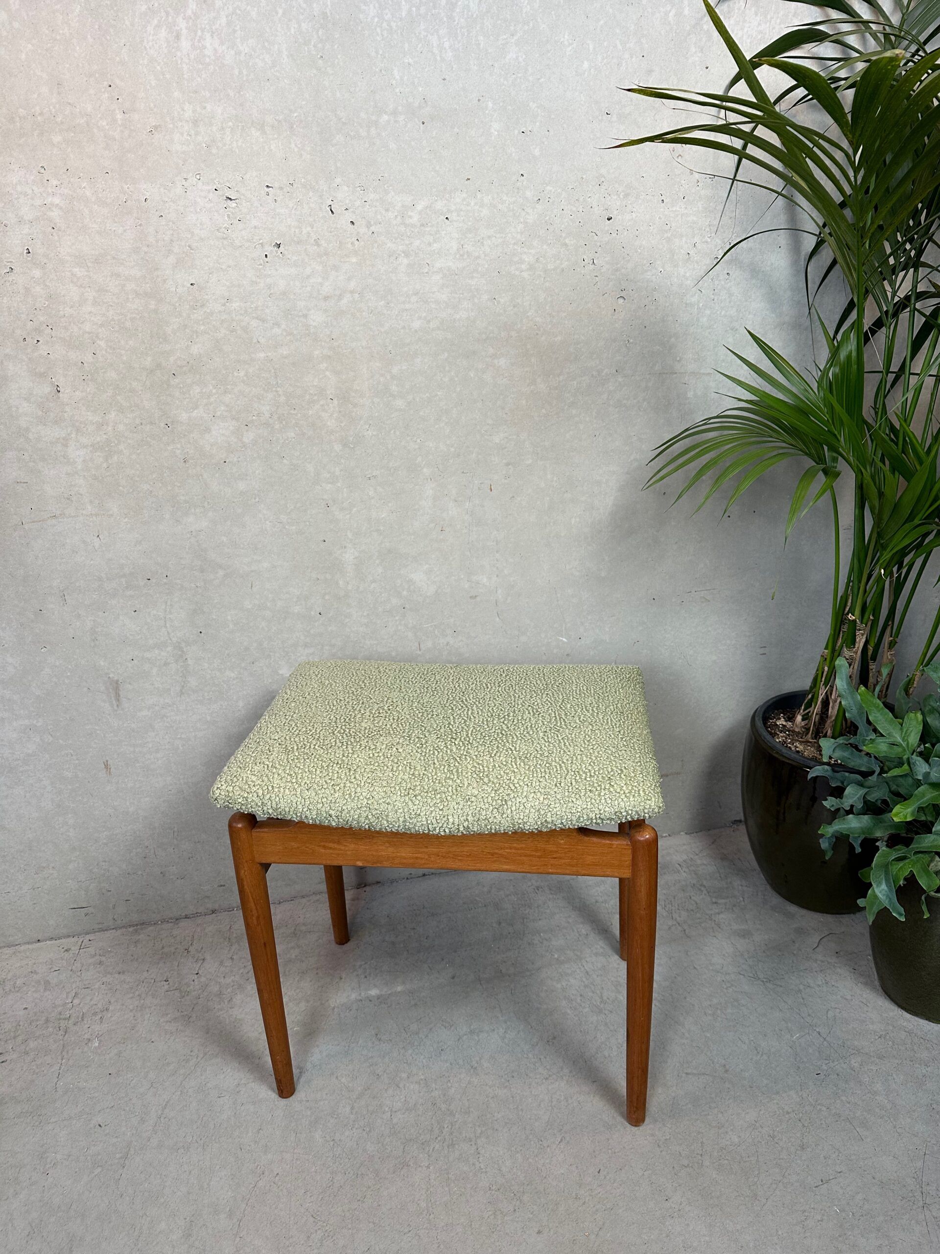 Tabouret vintage / repose-pieds