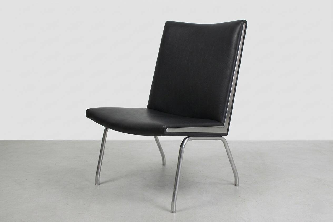 AP-40 "Airport Chair" by Hans J. Wegner - Denmark, 1959