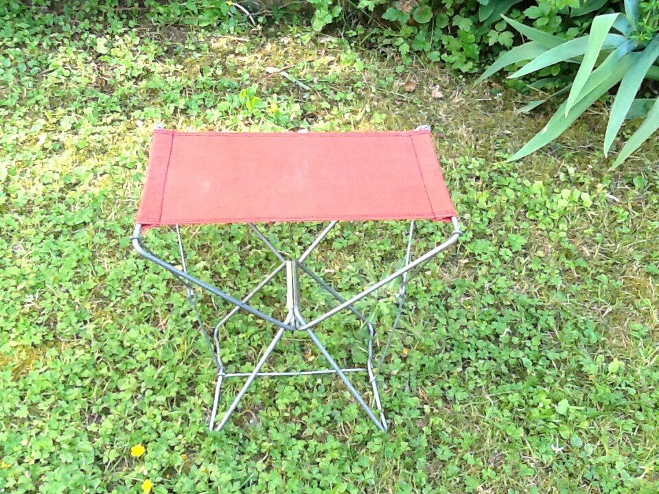 Folding stool