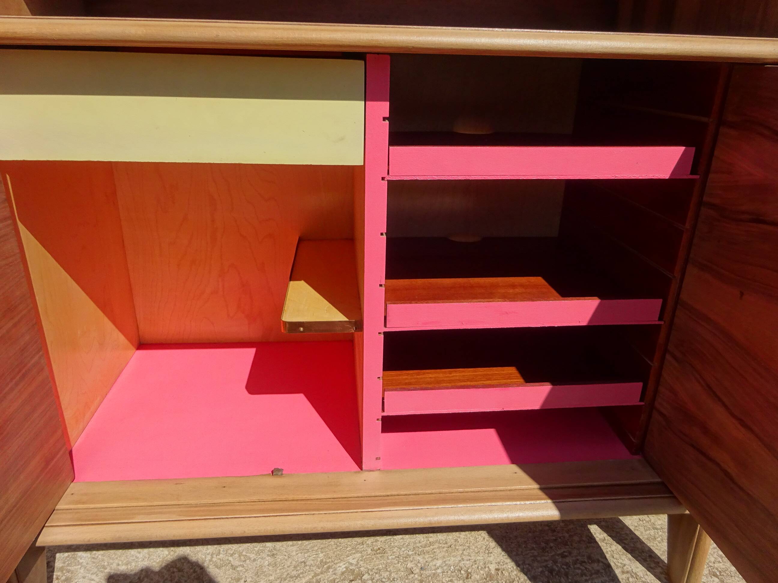 Petit meuble vintage en noyer