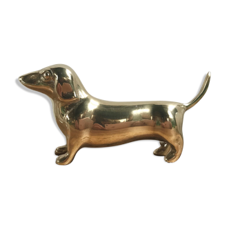 Chien basset en laiton doré