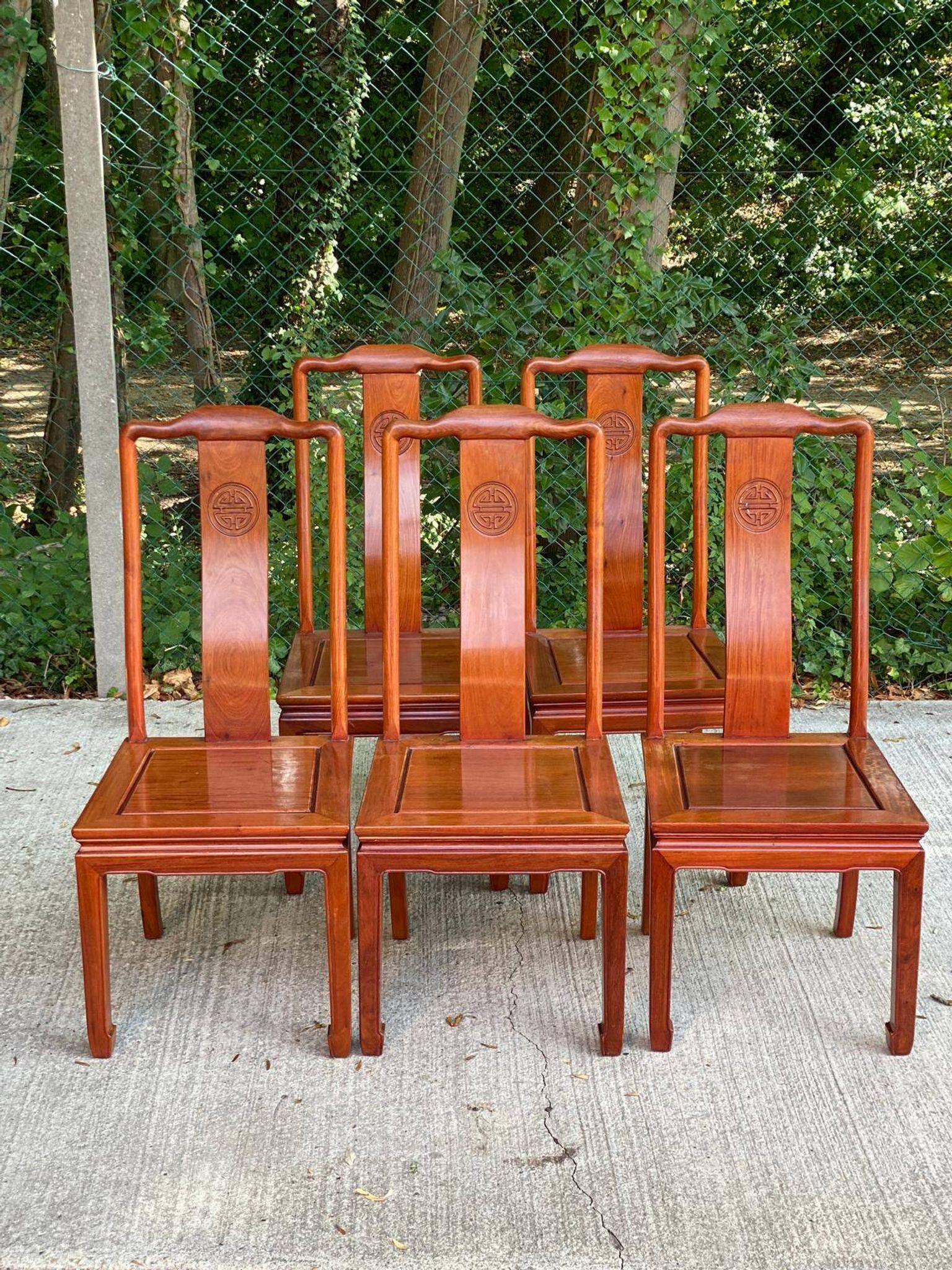 Set of 5 Chinese Ming chairs in solid rosewood – Engraved Shou pattern 70